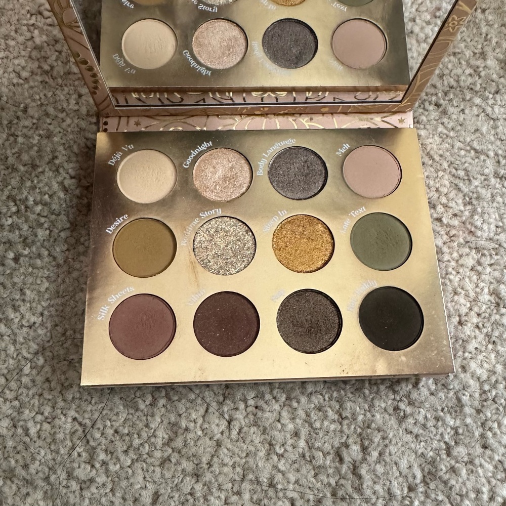 ColourPop "Boudoir Noir" eyeshadow palette